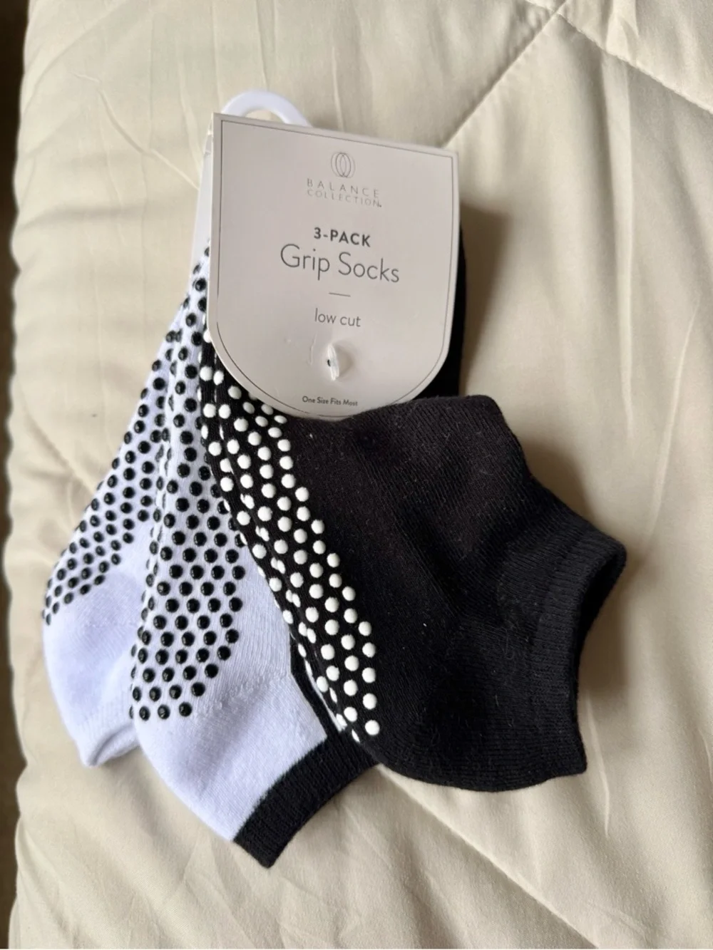 NEW Balance Collection Low-Cut Grip Socks - Black & White Non Slip Yoga Pilates